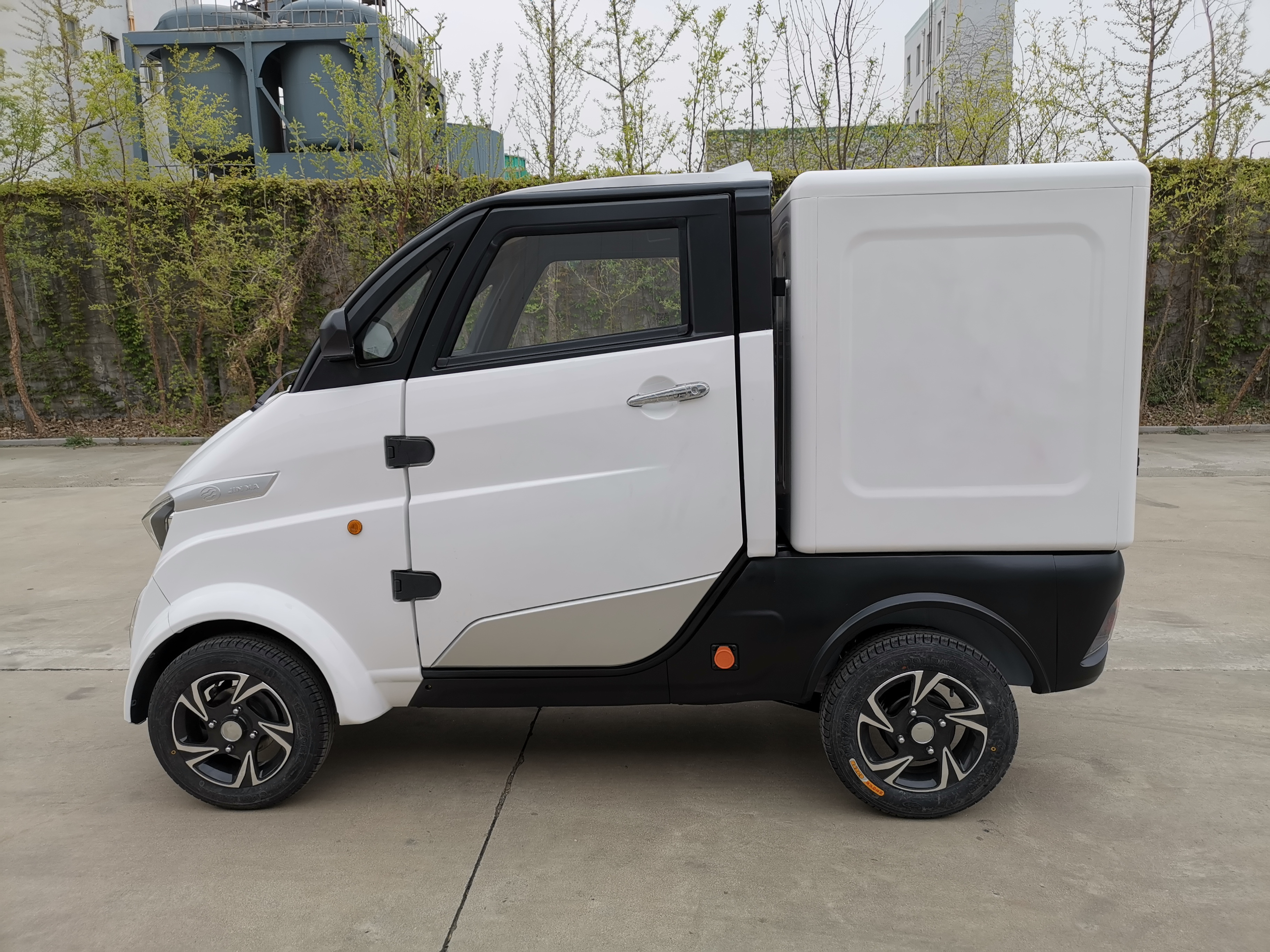 AERA-J2C New Energy Long Range Enclosed Mini Electric Car Electric Cargo Van Electric Pickup Truck Electric Food Truck for Adult