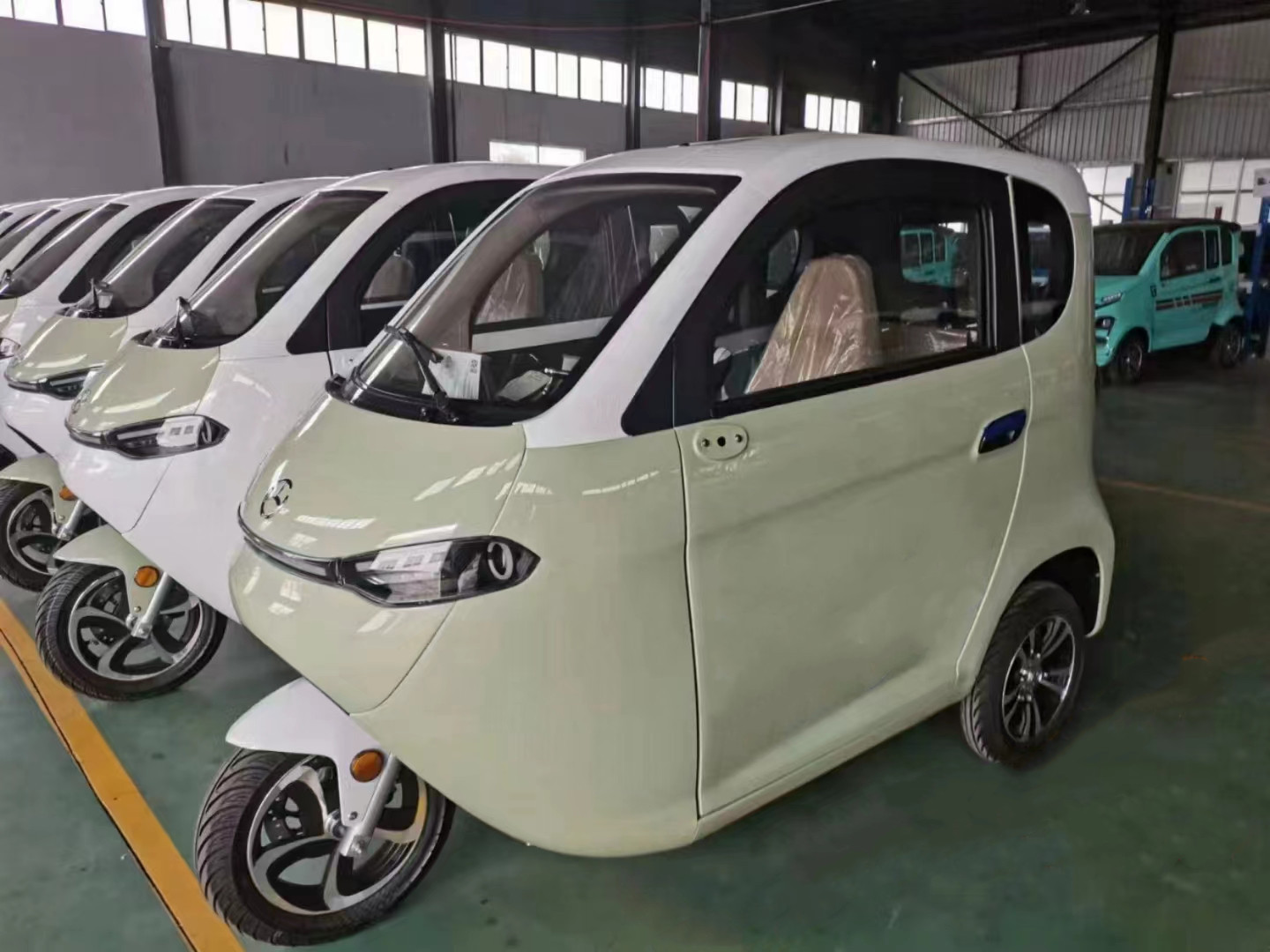 chinese fully enclosed electric tricycle scooter tuc tuc eec coc 3 wheel electric motorcycle adults tricycle closed