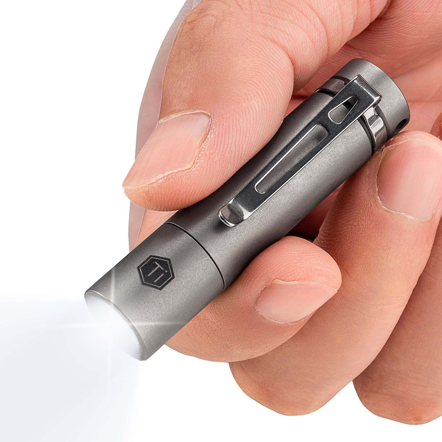 KF04  HANDY MINIATURE SUPER  MINI SMALL TINY POCKET  WITH AAA BATTERY  POCKET CLIP   MINI LED TITANIUM FLASHLIGHT