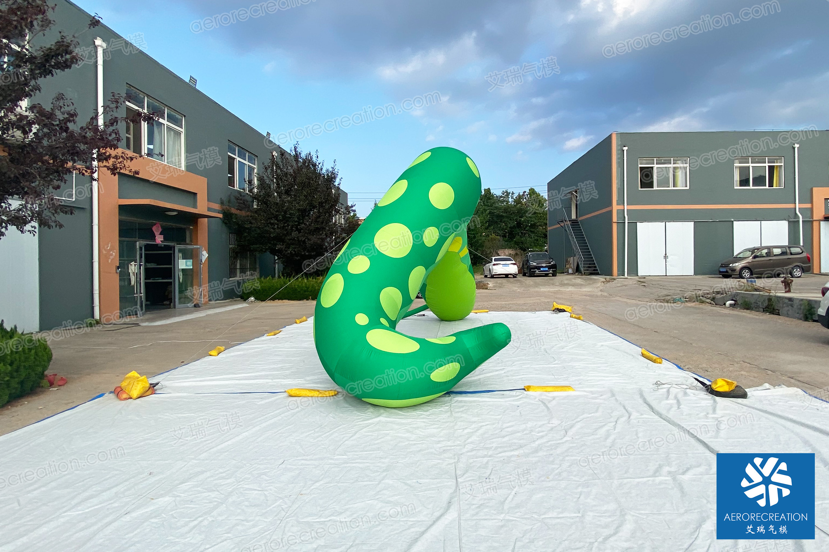 Aero giant inflatable Inflatable tentacles green octopus tentacles plant tentacles interactive decoration Customized