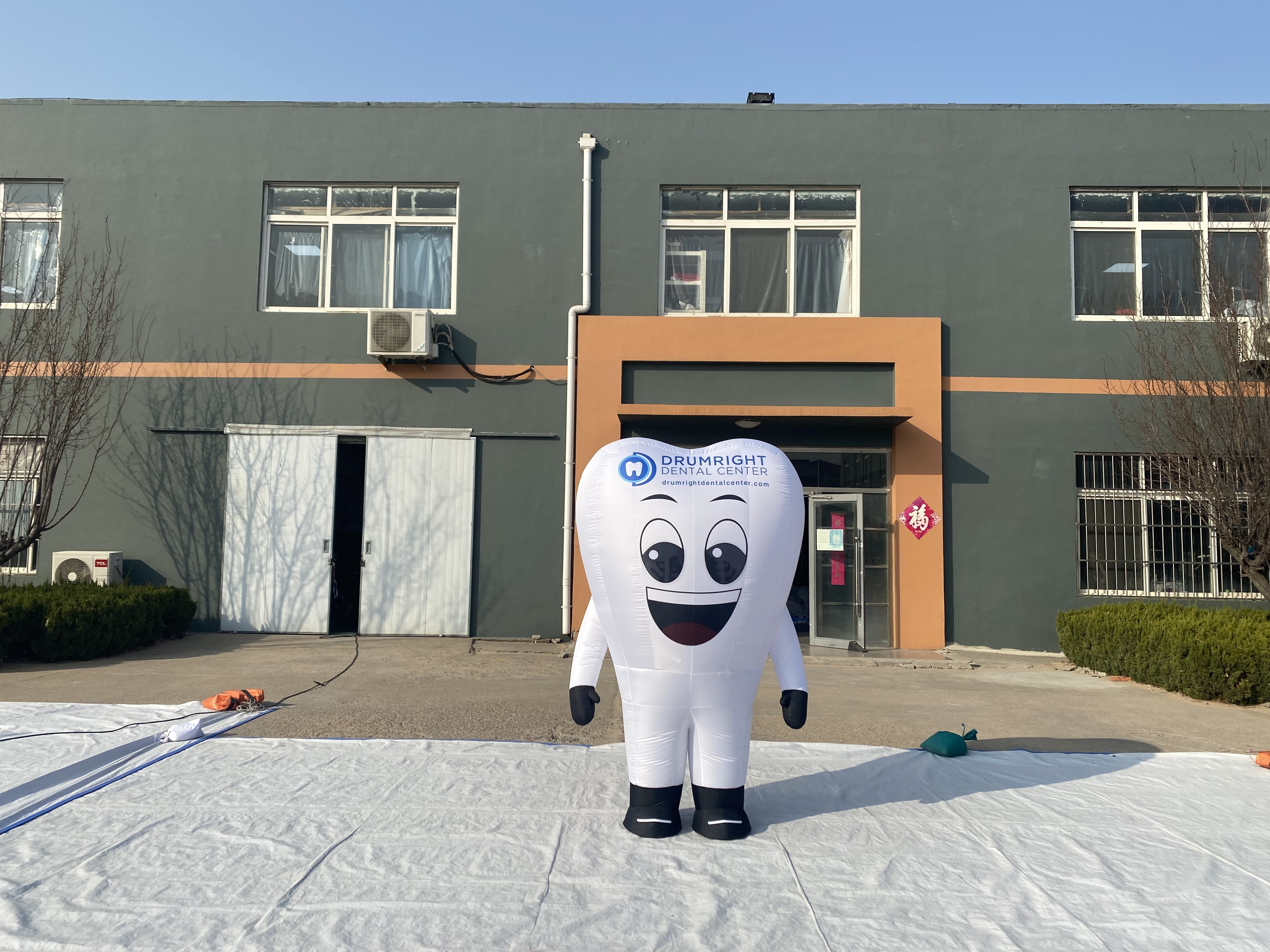 Aero inflatable White tooth walking  mascot costume Inflatable advertising interactive flexible mascot