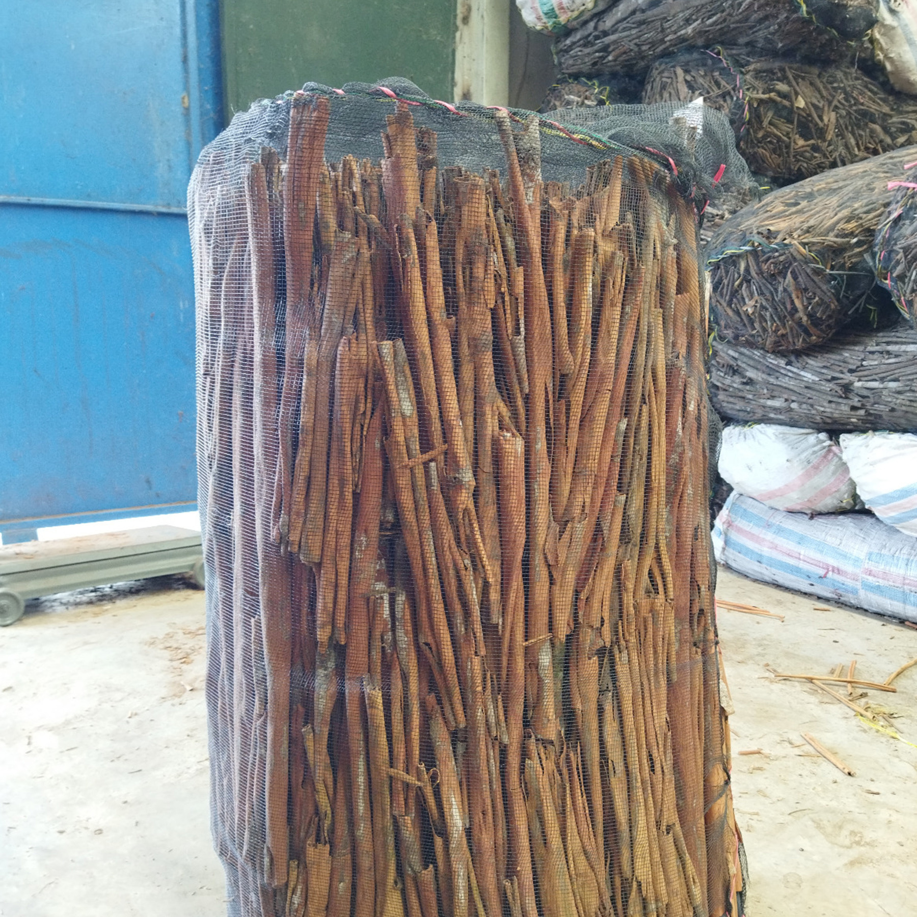 Indonesia Cinnamon Stick Spice and Herbs Product Grade Random AA Stick