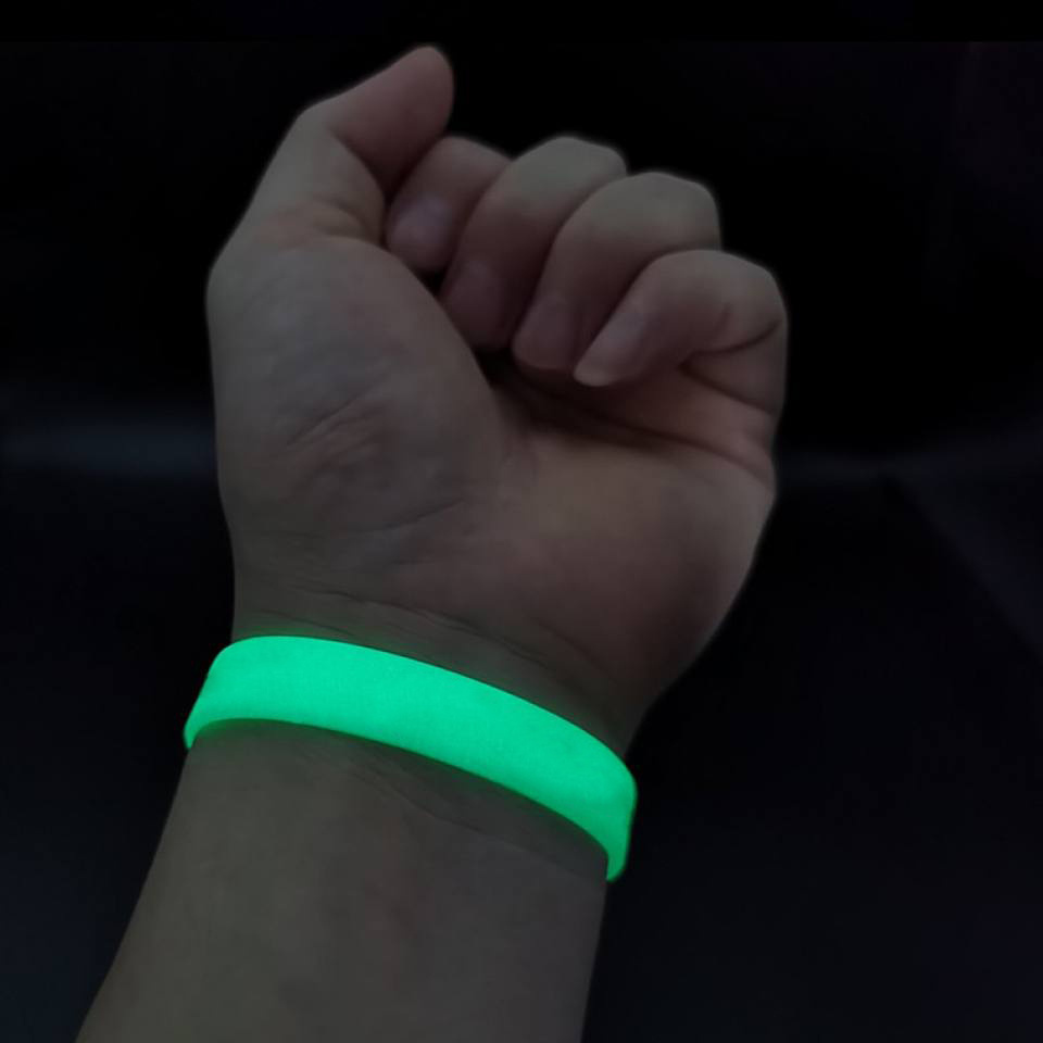 Custom Logo Color Size Glow In Dark Silicone Glowing Bracelet Custom Luminous Silicone Wristband