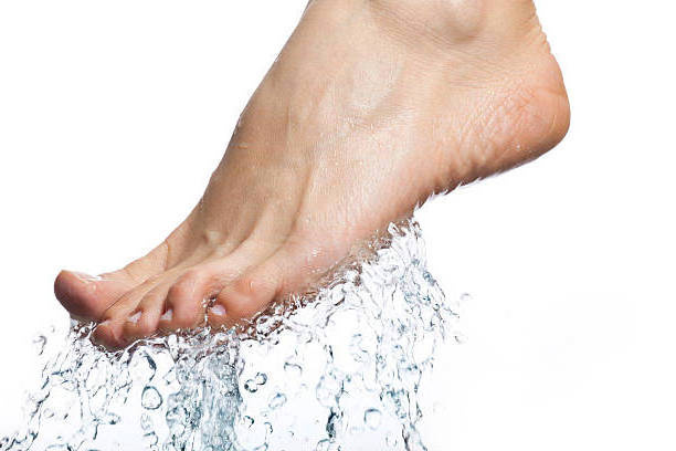 OEM Foot exfoliating spray repair heel calluses dead skin anti-drying moisturizing foot care spray