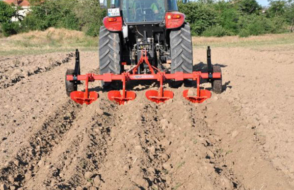 Agricultural red ridging plow furrow plough for sale