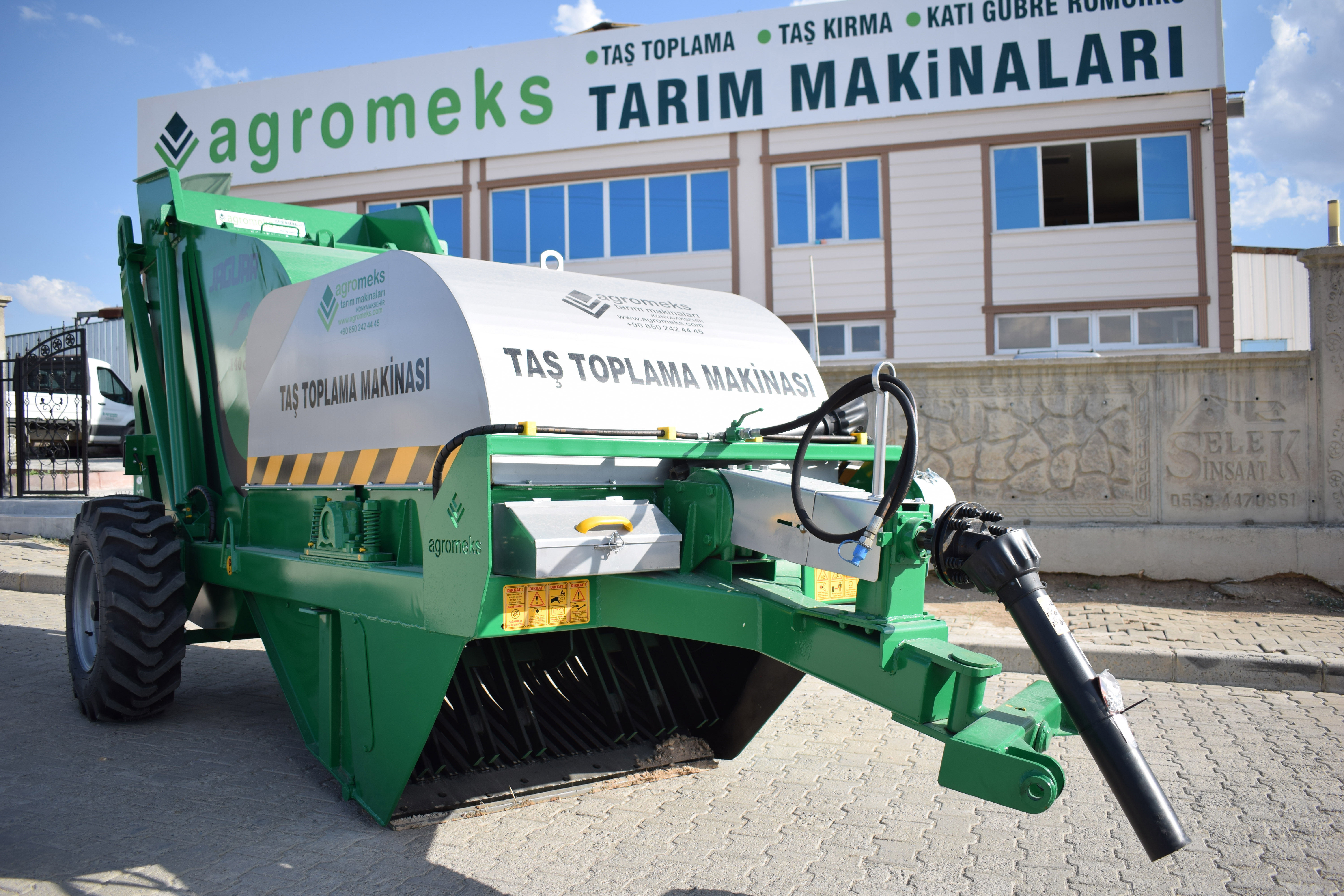 Stone Picker 140cm JAGUAR - Stone Picking Machine - Rock Picker - Stone Collector - Agricultural Equipment - Farming Machine