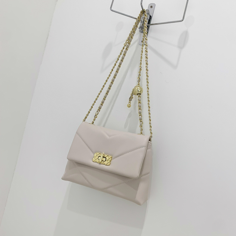 2024 New Single Shoulder Diagonal Straddle Small Square Bag Chain Bar Versatile Underarm Women's Bag Small Bag Korean Edition