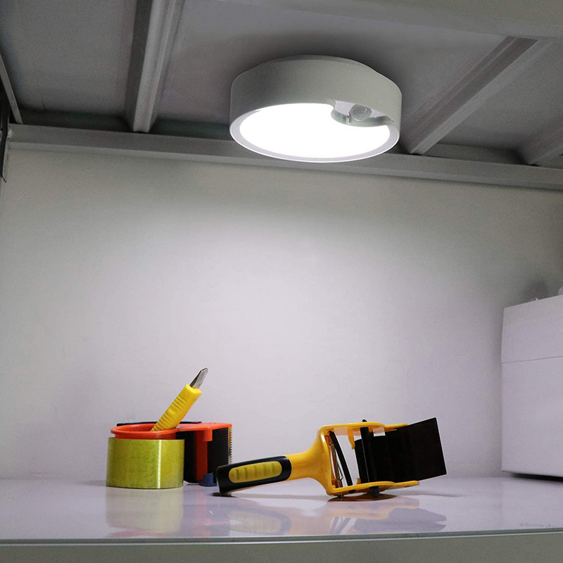 Motion Sensor Ceiling Light Battery Powered Ceiling Light with 400LM 6000K 7.8 Inch Motion Activated Light