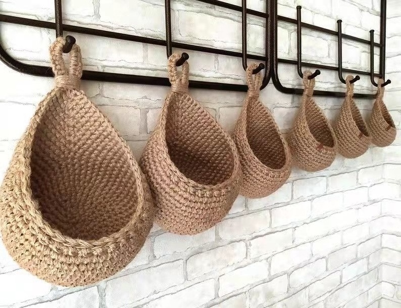 Handmade Jute Rope Plant Wall Hanging Flower Pots / Planters Teardrop Crochet Basket for Decor