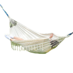 manufacturers hot selling Bohemian style white Suspension type outdoor leisure fringe hammocks