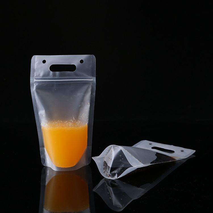 Juice Sealed Drink Pouches Clear Reclosable Hand Held Zipper Plastic Drinking Bags with Plastic Straw