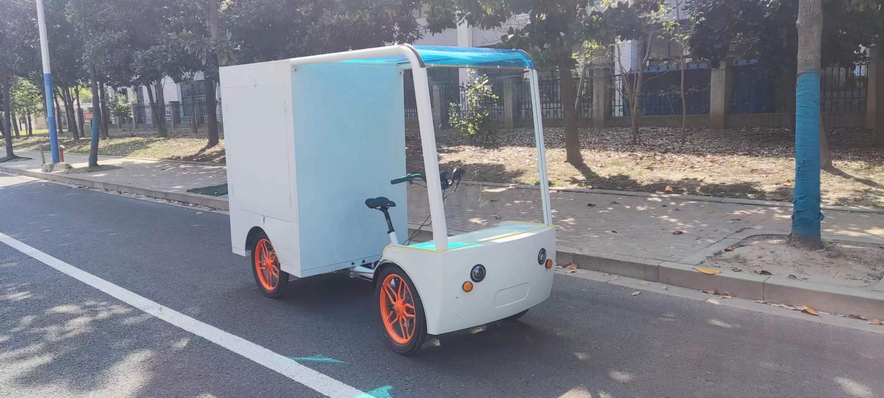 The latest four-wheel box lithium electric bicycle for transportation