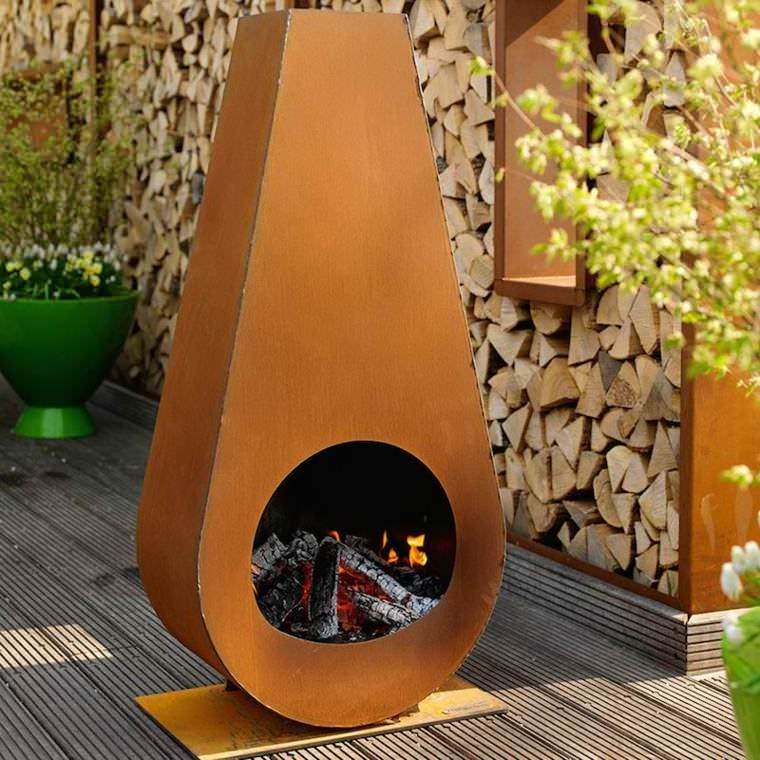 Modern outdoor free-standing wood burning pellet stove