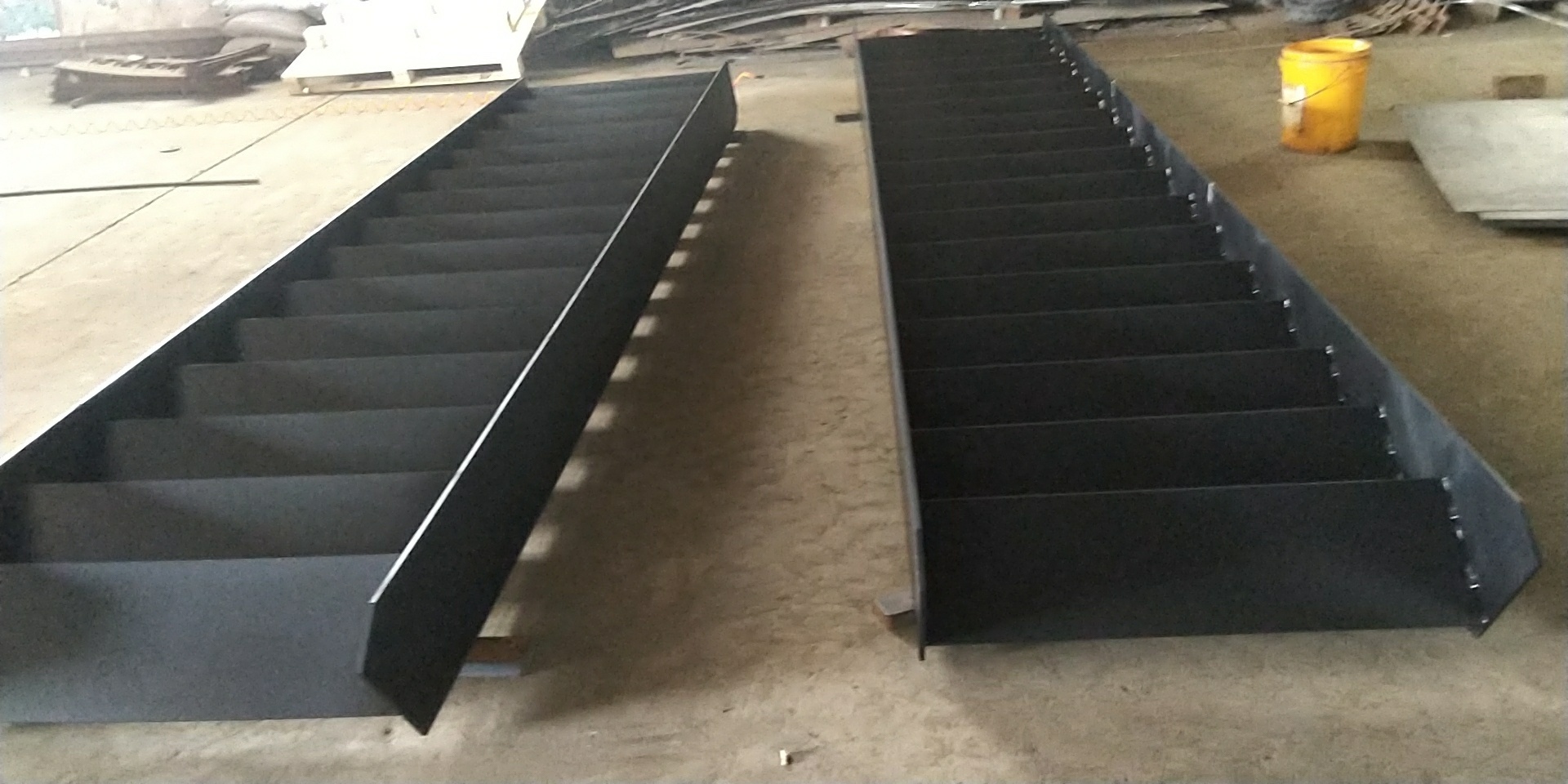 Painting Black Finish Steel Outdoor Stairs Garden Steps