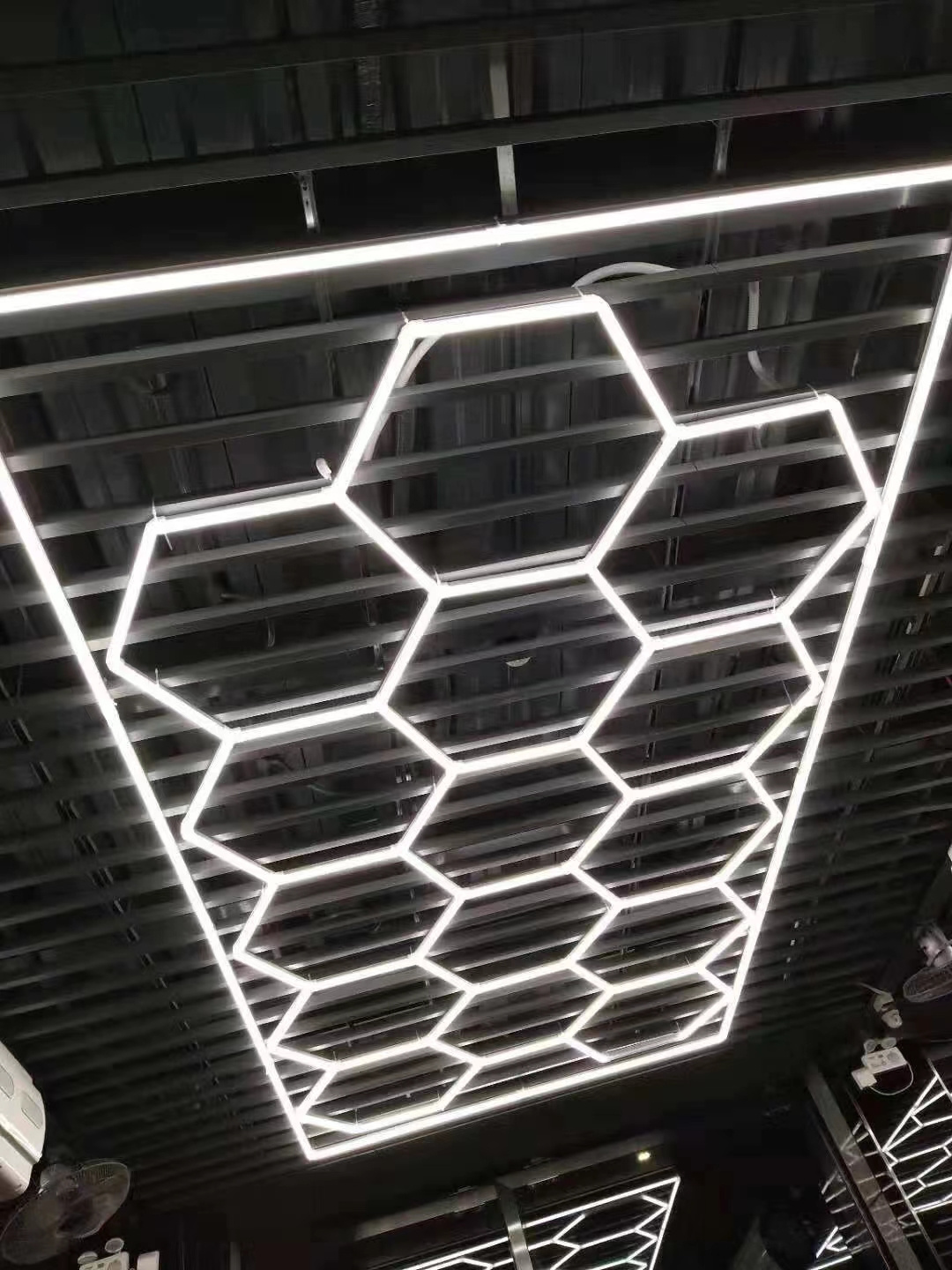 Honeycomb Design hexagon Led Lights Auto Detailing Products Light Bar for Wash Station Garage Ceiling