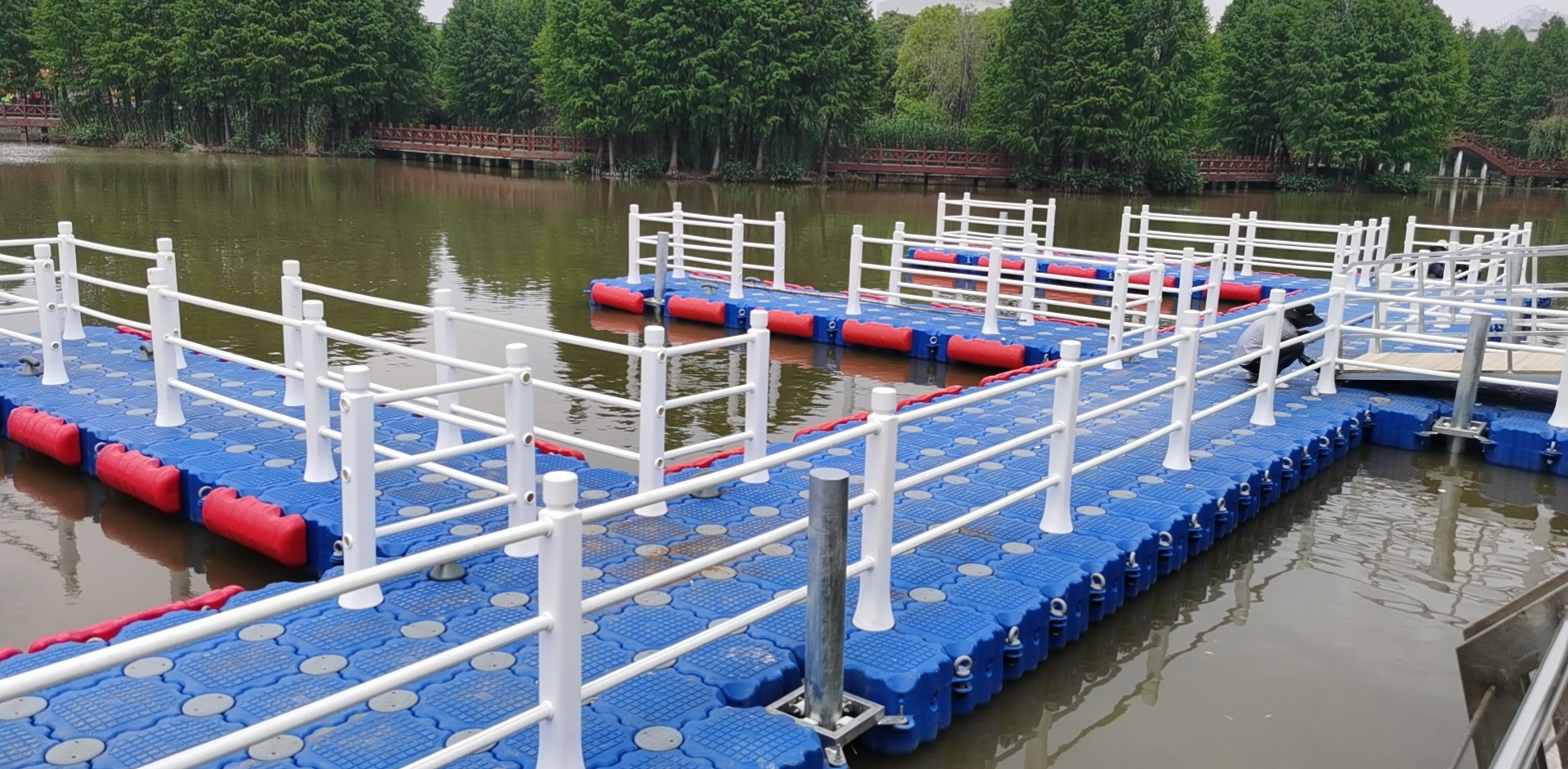 Floating Dock Pontoon Modular Floating Walking Docks Plastic Walking Dock Floating Bridge