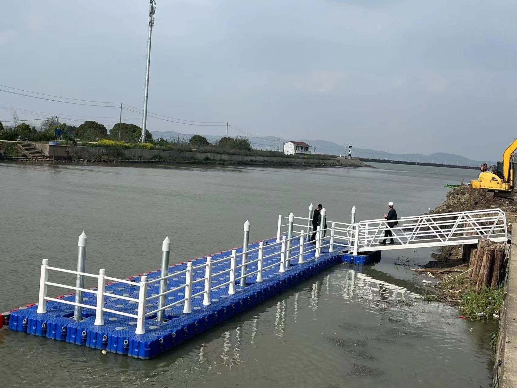 Portable Cube Floating Dock Platform Plastic Modular Pontoon Bridge Used In Jet Ski Floating Dock