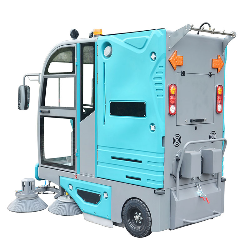 Road Brush Sweeper Road Sweeper Tractor Street Cleaning Vehicle for Road Maintenance