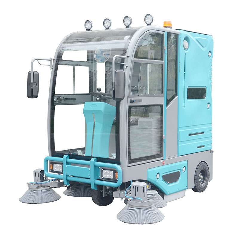 Road Brush Sweeper Road Sweeper Tractor Street Cleaning Vehicle for Road Maintenance