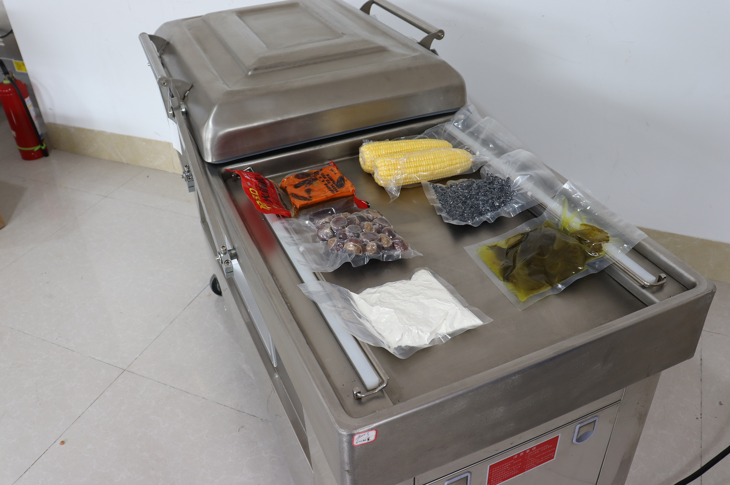 Double Chamber Vacuum Packing Machine For Vegetable Bread Fish And Seafood