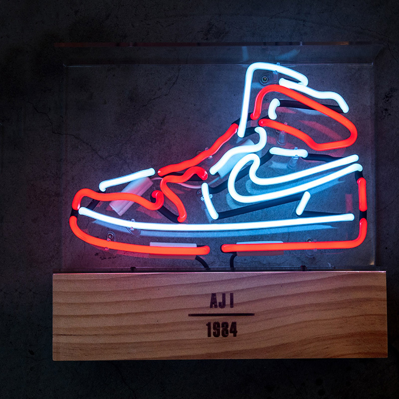 Dropshipping Electronic Shop Logo Sneaker Neon Lights Shape Indoor Neon Custom Sign Light Tube Led Customized 55 LED Strip IP65