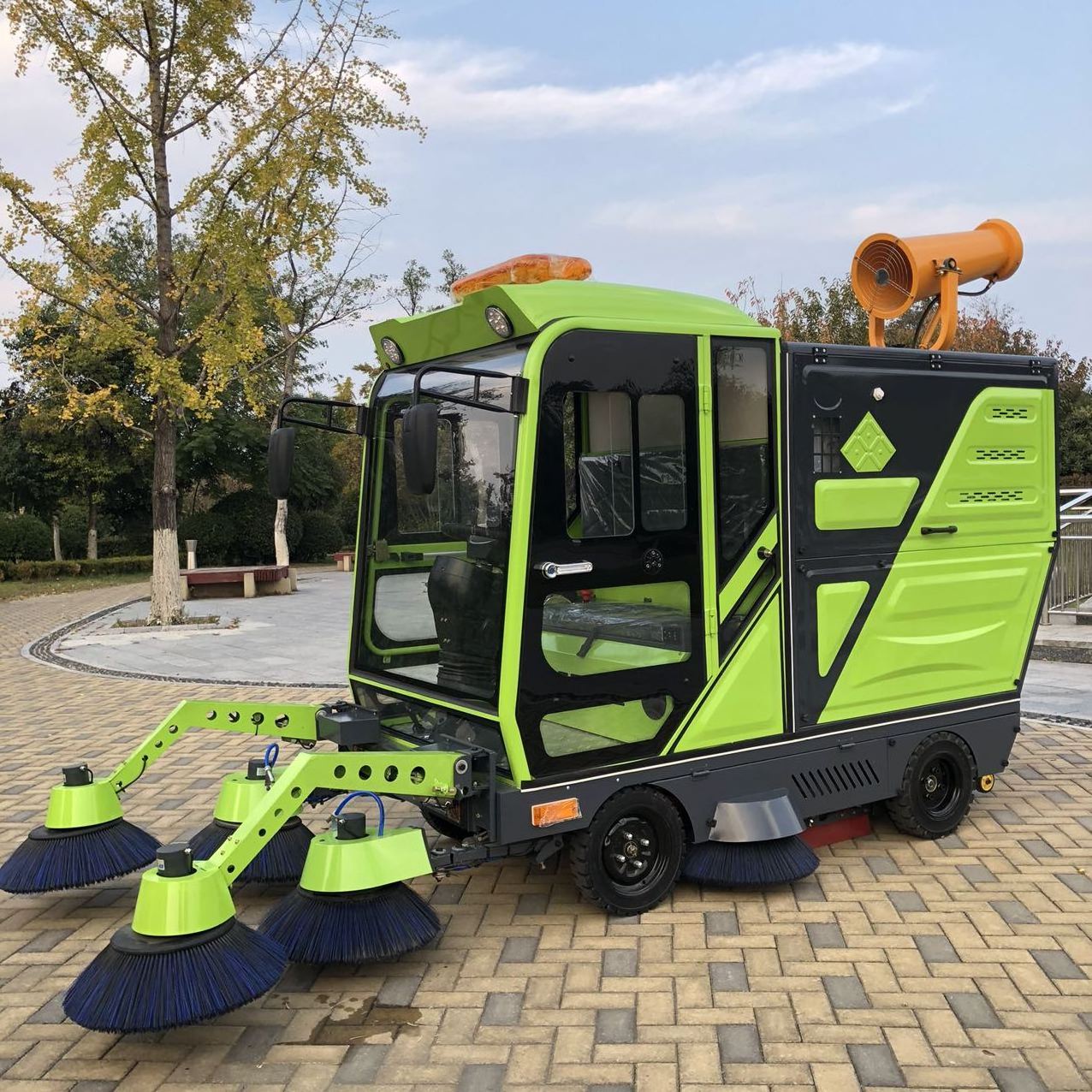 Hot Street Sweeper Product Sidewalk Sweeper Automatic Ride on Road Sweeper Floor Cleaning Machine