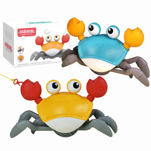 2022 Summer Outdoor Baby Cute Windup Beach Swim Water Games Clockwork Dragging Walking Crab Crawling Bath Shower Toys For Kids