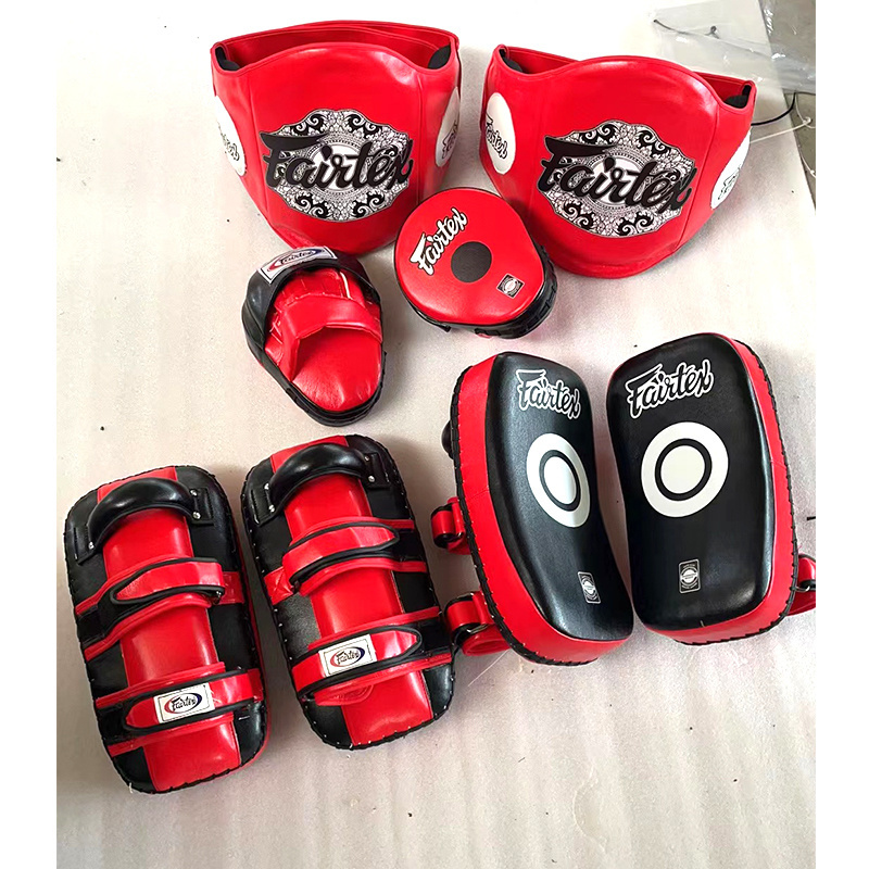 Aidong factory wholesale price with good price boxing punching focus mitt for MMA Muay Thai training