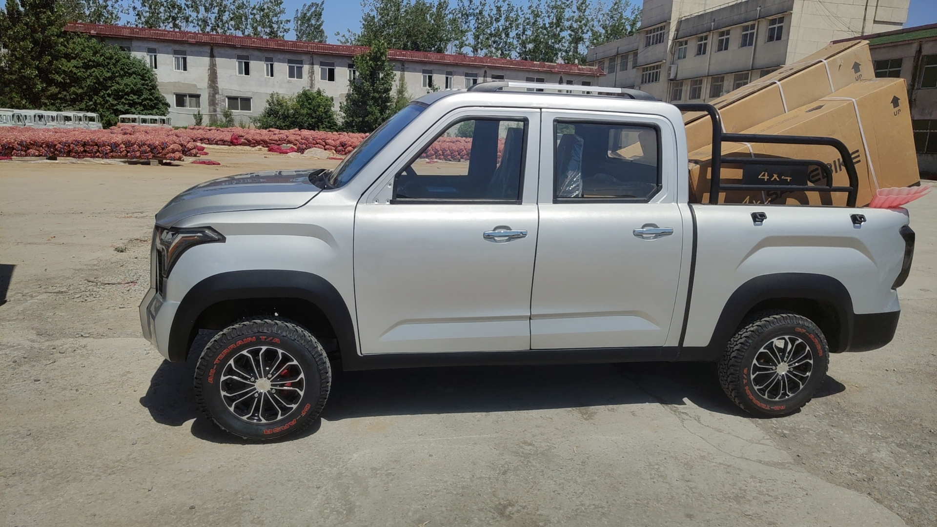 2023  New Electric pickup Car electric truck 4x4 Electric Utility Vehicle with Cargo Box pickup truck