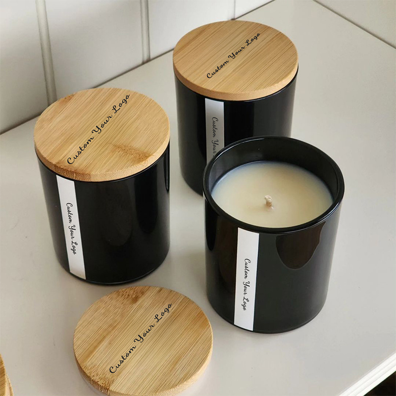 AIKUN Black And White Brand Private Label Customizable Apple And Cinnamon Soy Wax Scented Candle With Packaging Box