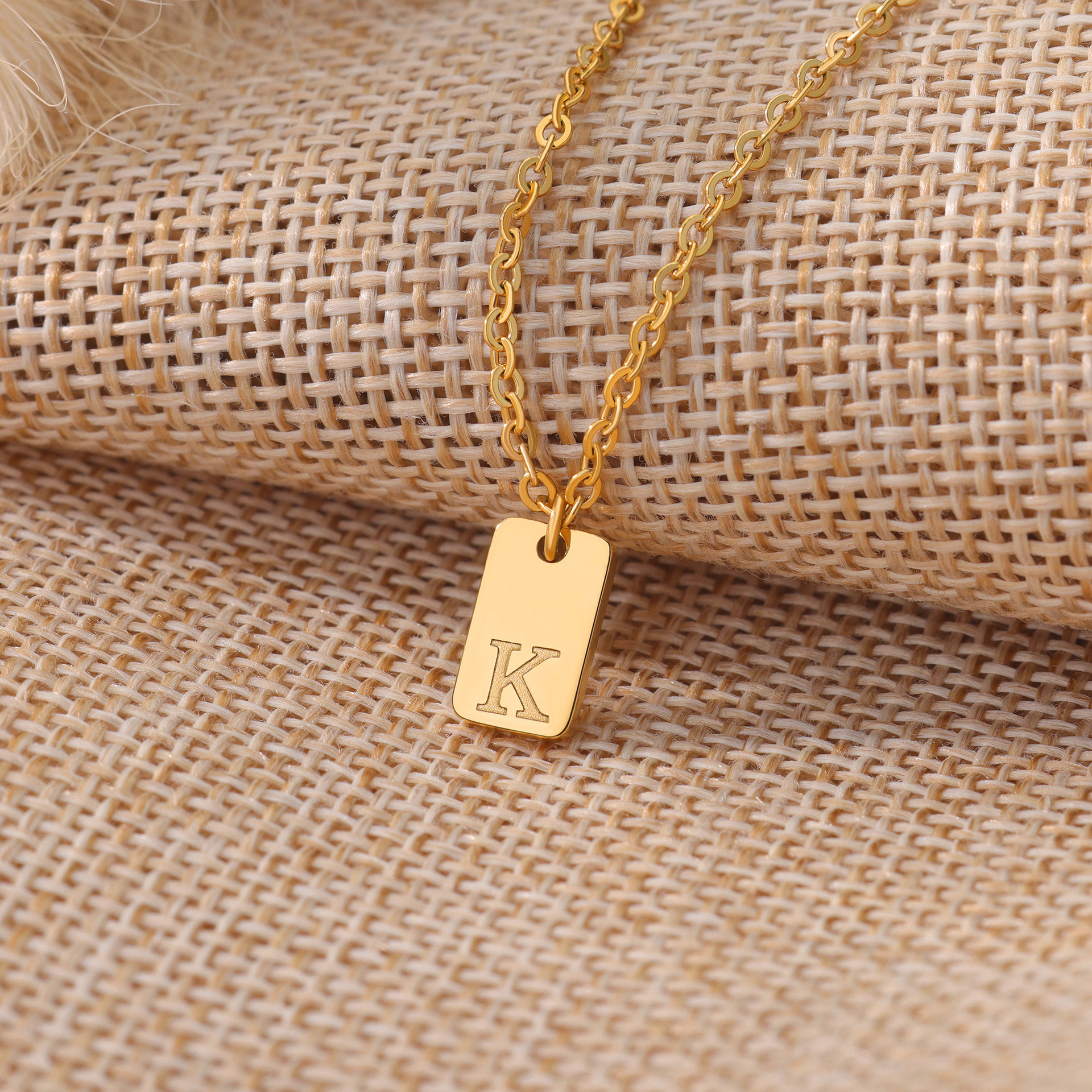 Stainless Steel 26 Letter Square Gold Initial Necklace A-Z Initial Letters Pendant Necklace For Women And Men