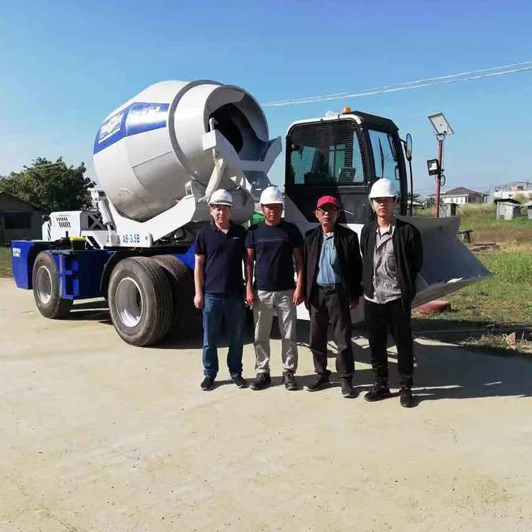 Self propelled concrete mixer truck 3.5cbm per batch automatic feeding concrete mixer truck