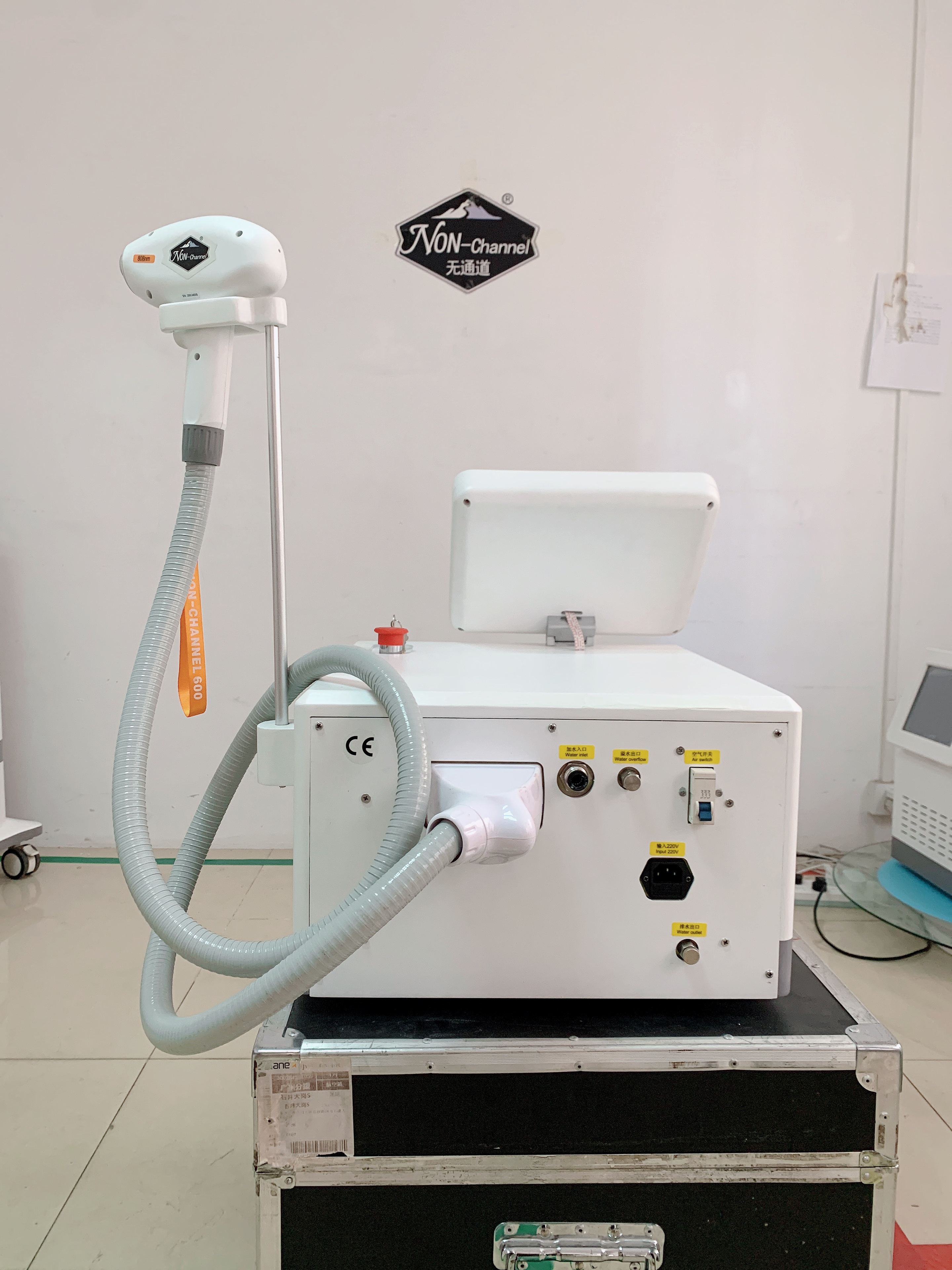 808nm Diode Laser Hair Removal Beauty Spa Equipment/New Technolog Permanent Hair Removal Machine 808nm Diode Laser