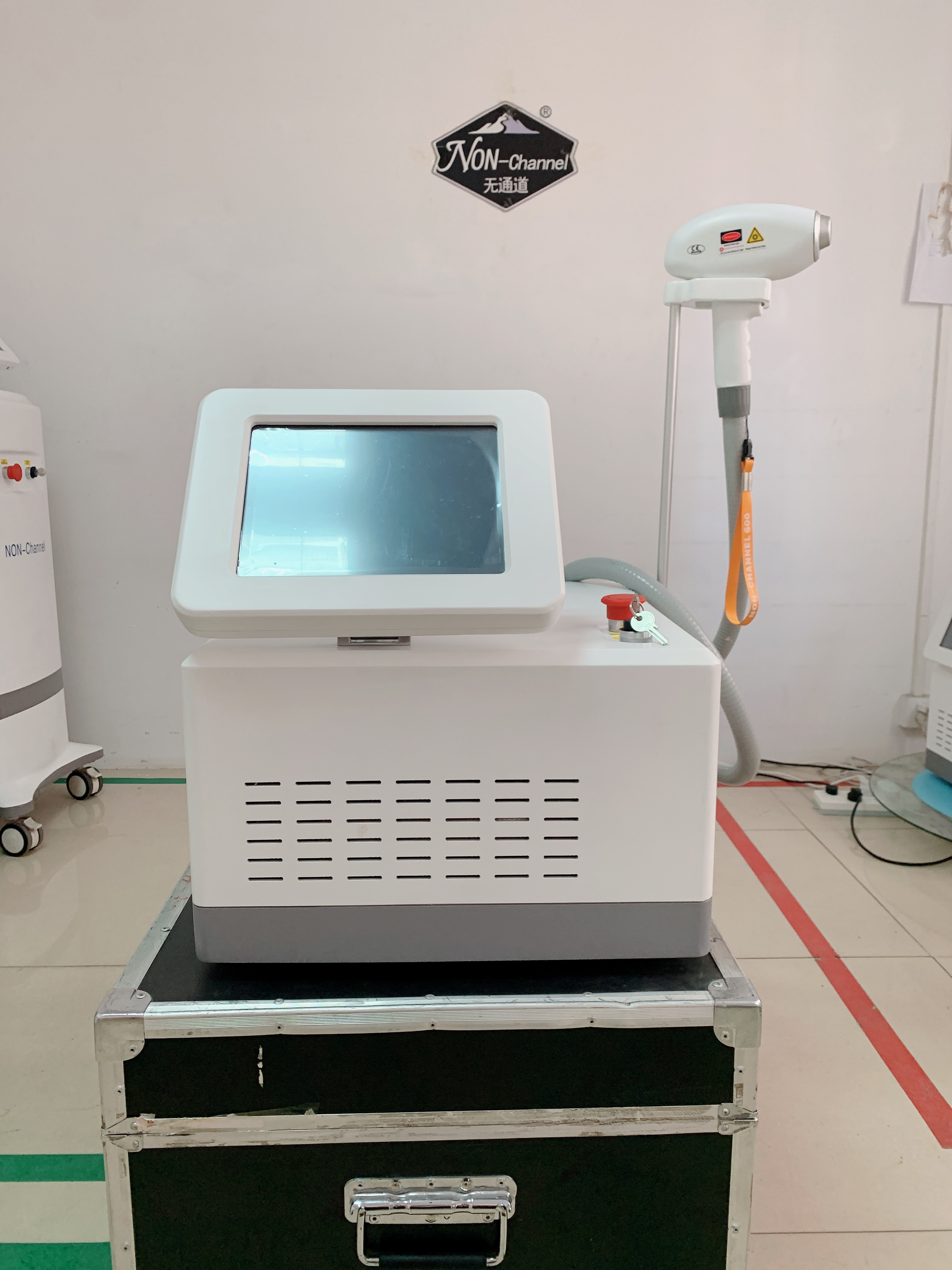 808nm Diode Laser Hair Removal Beauty Spa Equipment/New Technolog Permanent Hair Removal Machine 808nm Diode Laser