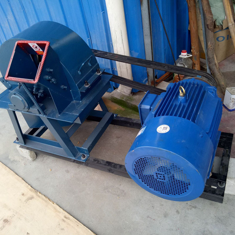 Coconut shell crusher wood sawdust processing grinding machine