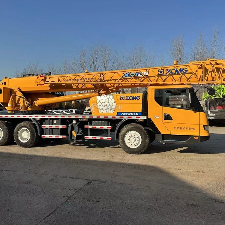 Used  XC&MG QY25K truck crane 25 ton hydraulic rough terrain crane for sale