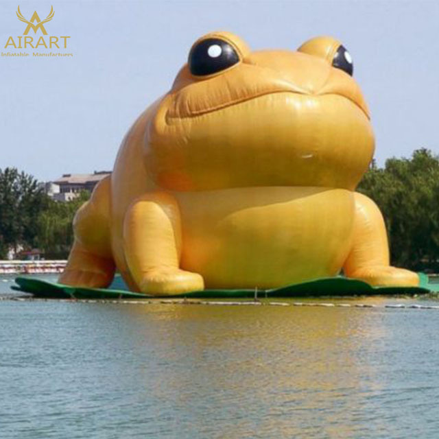 giant inflatable green frog lifelike inflatable balloon for parade