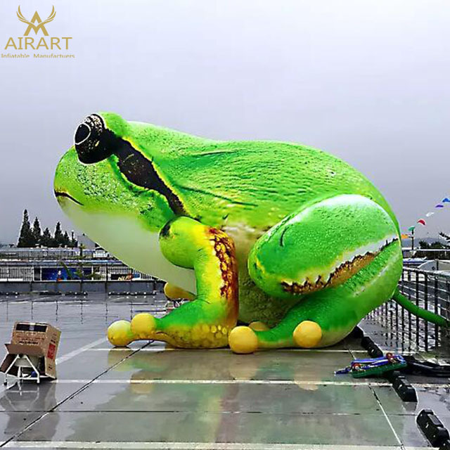 giant inflatable green frog lifelike inflatable balloon for parade