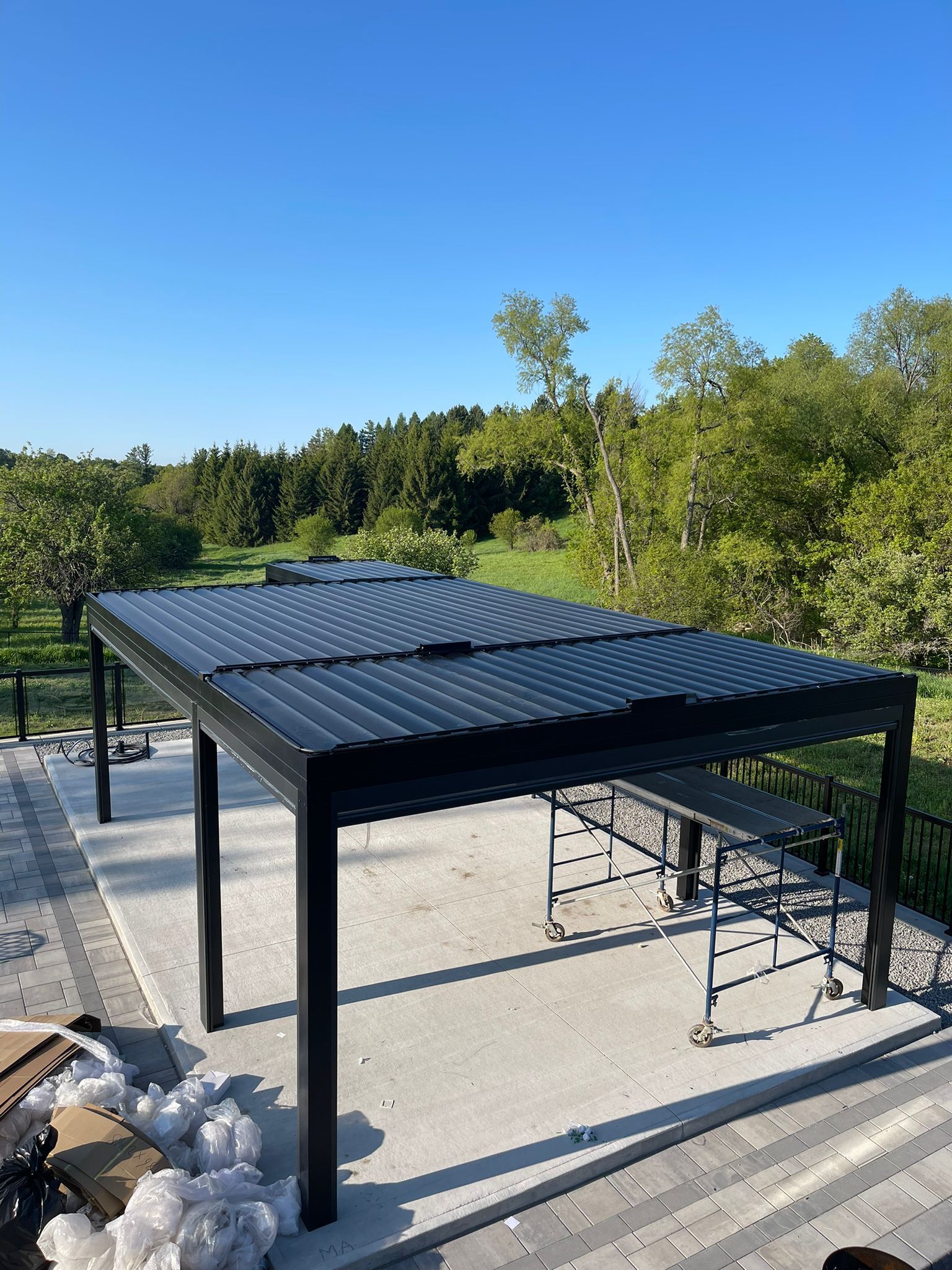 Aluminium Bioclimatic Pergola Carport Structure with Powder Coated Frame & Nature Pressure Treated Wood Solar System Compatible