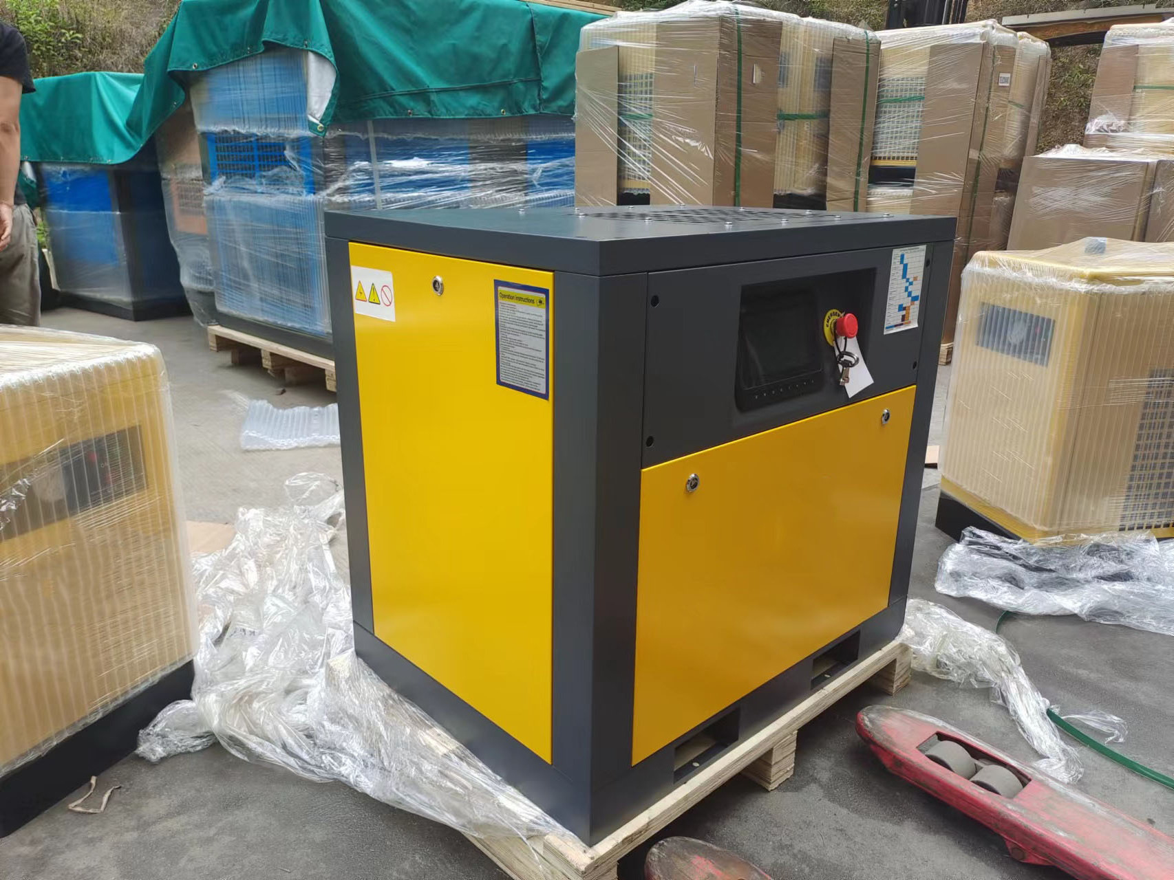 Heavy Duty Screw Type Air Compressor Machine 8bar 10bar IP23 7.5kw-37kw Silent Rotary Direct Driven Screw Air Compressor