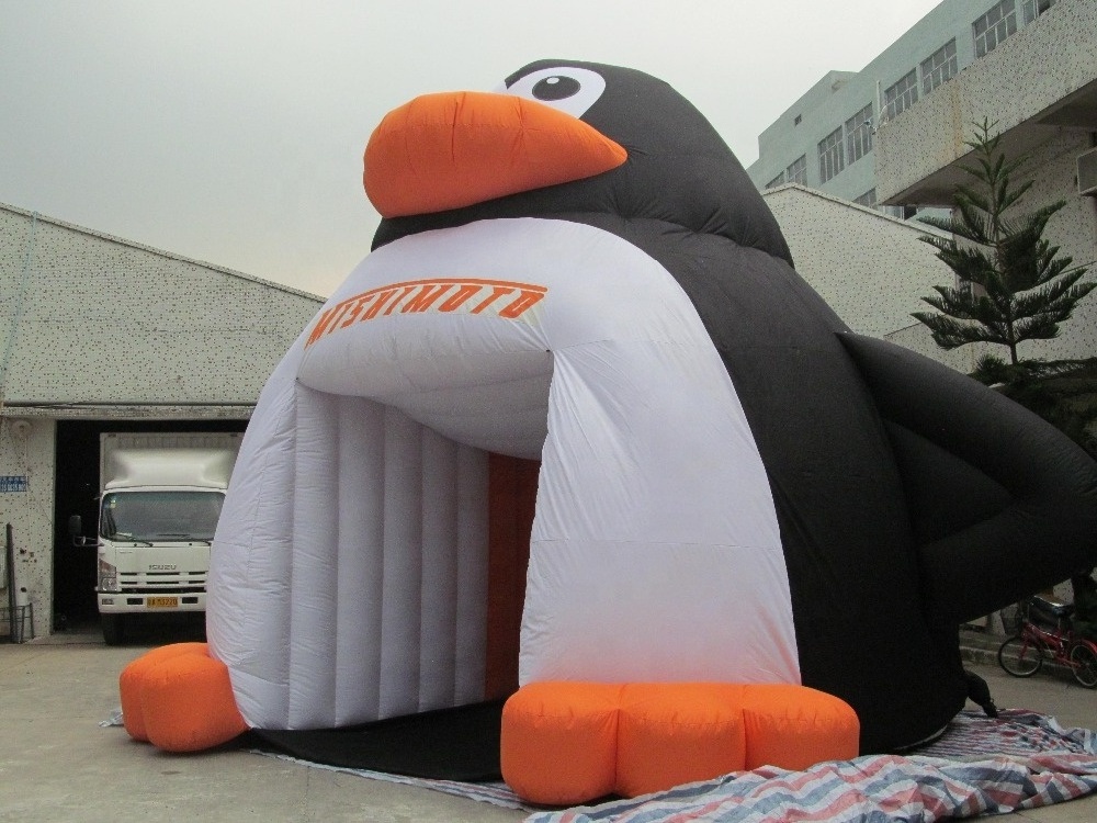 lovely giant inflatable standing penguin balloons as tunnel gate