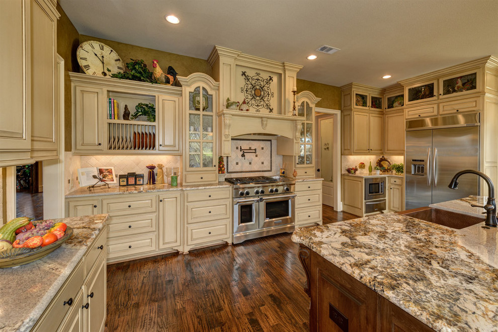 Classic kitchen pantry cupboards one-stop solution solid wood kitchen cabinets