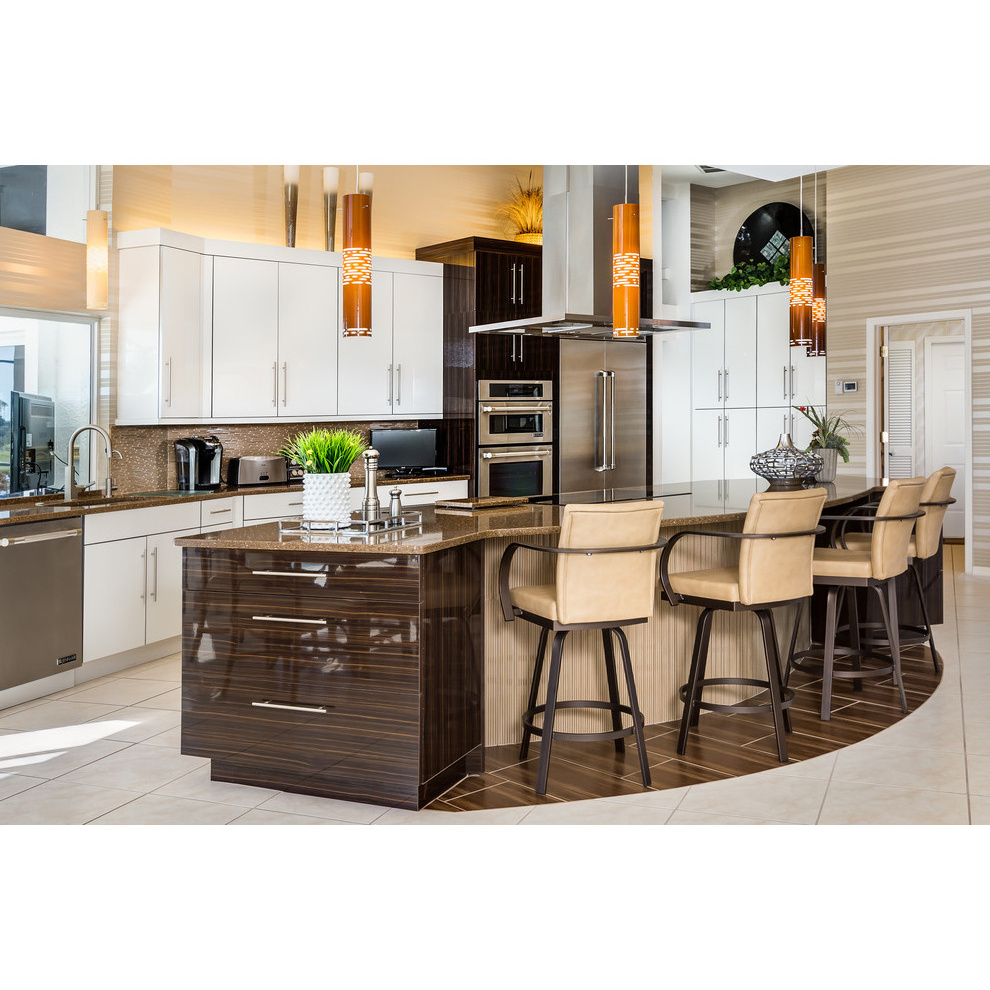 Modern Blue and White Shaker Kitchen Cabinets from China Apartment-Style with MDF Carcase and Essential Accessories