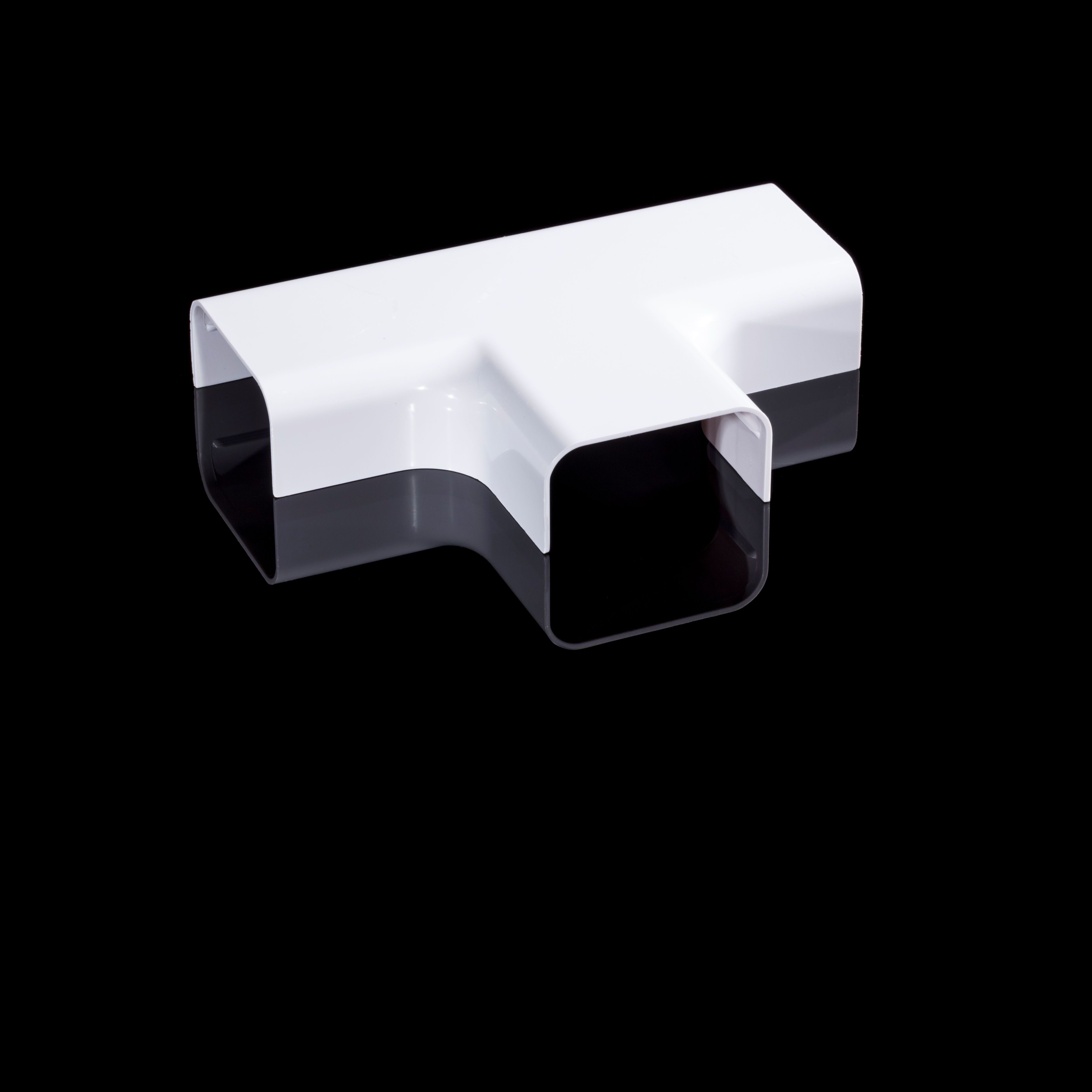 Surface mounted trunking accessories internal angle