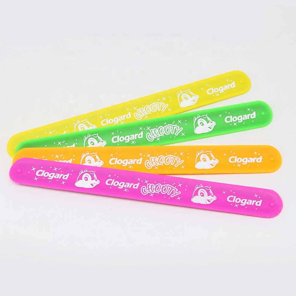 Personalized Thin Rubber Glow In Dark Custom Logo Bangle Wrist Band Wristband Silicone En Bracelet For Man Baby