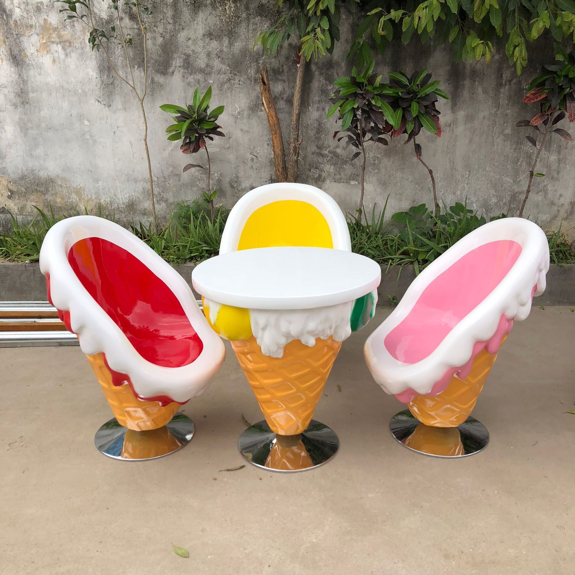 Hot Sale Modern Artificial fiberglass ice cream chairs and tables sculpture for indoor decoration