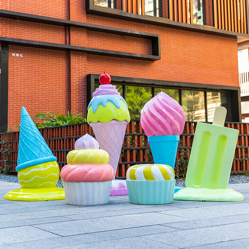 2022 custom fiberglass ice cream cone statue large ice cream sculpture for Windows display decoration