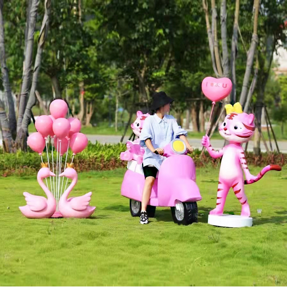 Fiberglass Products Campus Park Pink Panther Cartoon Pink Tiger Balloon Sculpture Display Ornaments for sale