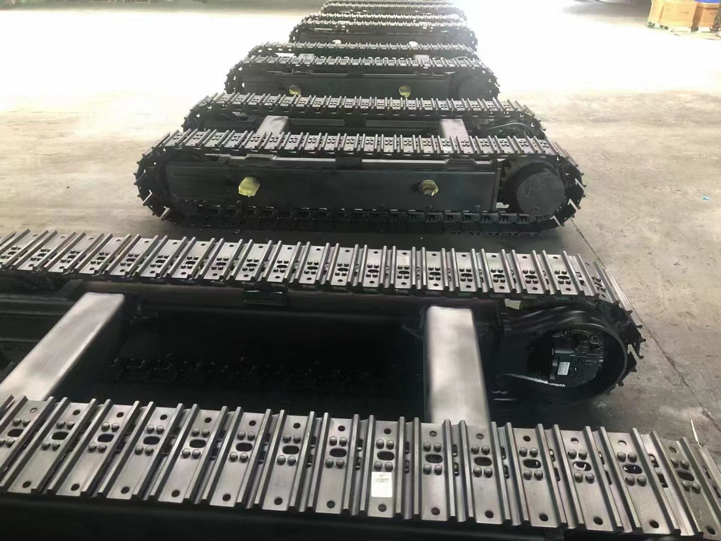 Mini  Excavator undercarriage parts track chain with shoe plateexcavatorMachinery Parts Crawler Rubber Track For