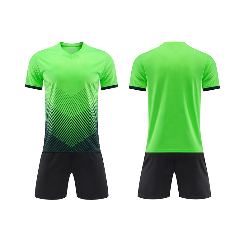 Good Quality Polyester Football Uniform Adults Kids Customizable Soccer Sets Quick Dry Feature Unisex Training Tops Shirts